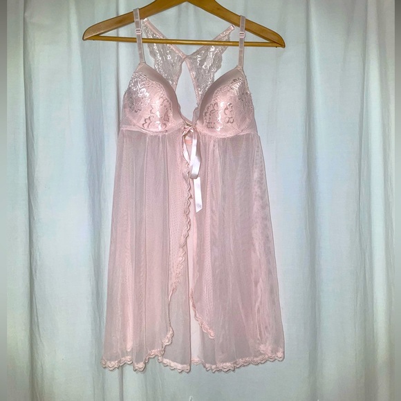 Jessica Simpson Sexy lingerie - Picture 1 of 3